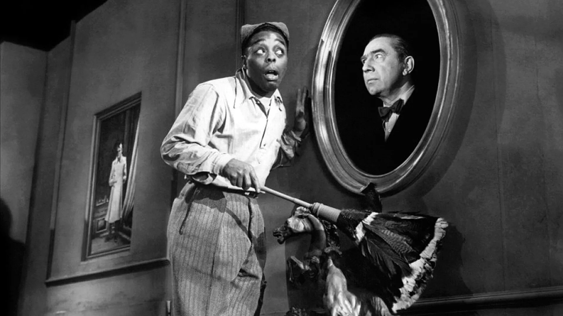 Ghosts on the Loose (1943)