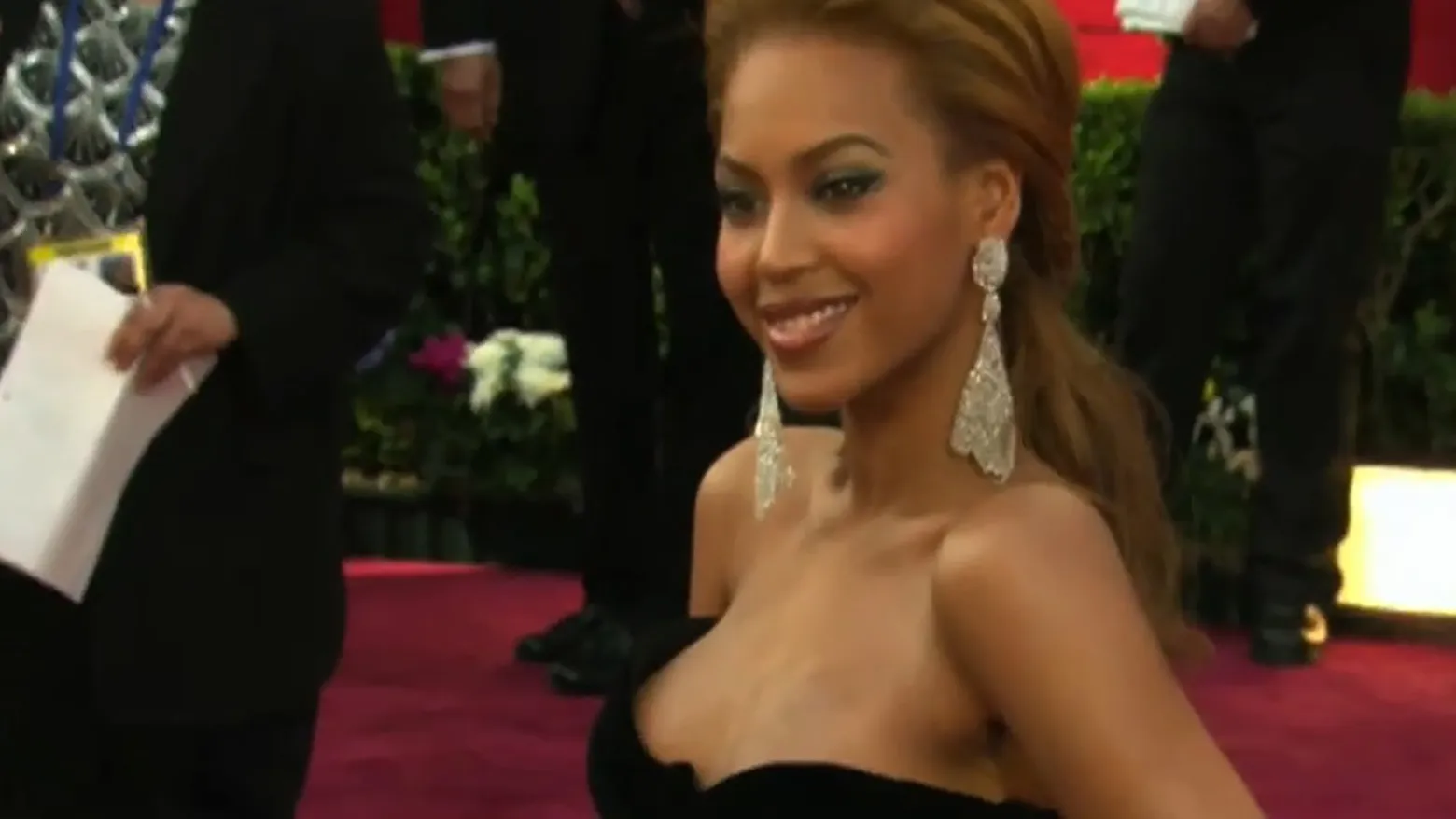 Beyonce: Beyond the Glam (2013)