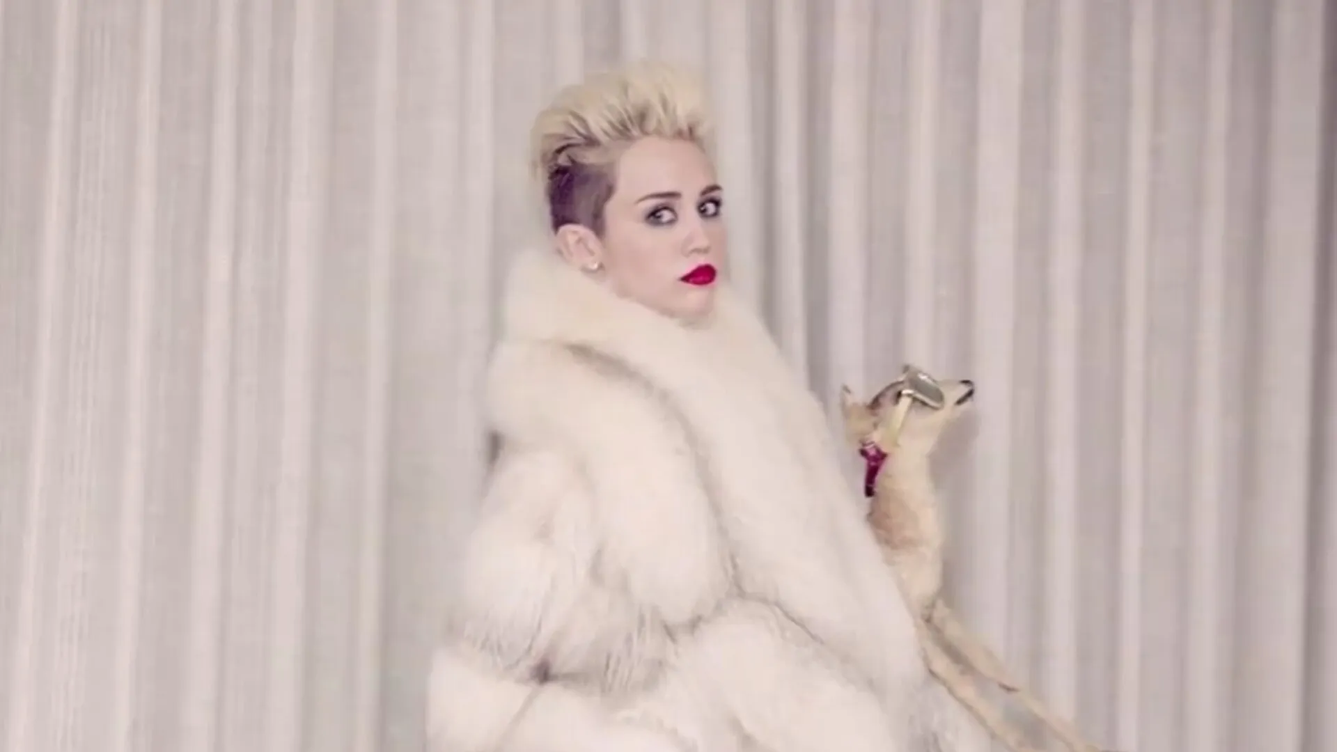 Miley Cyrus: Twerk It