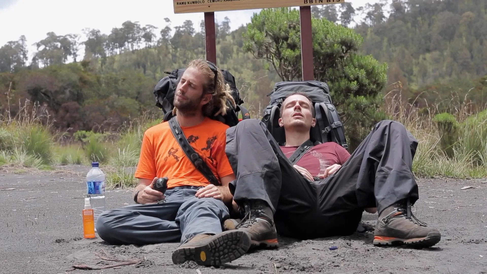 Volcano Hunters