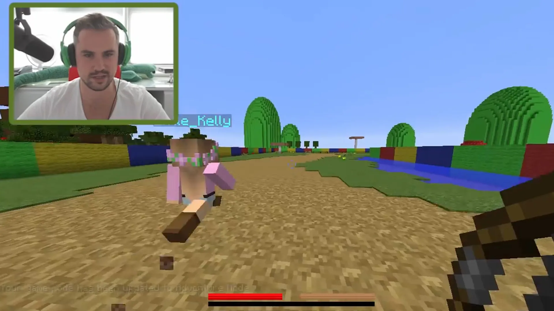 Noob vs. Pro Minecraft Secret Base