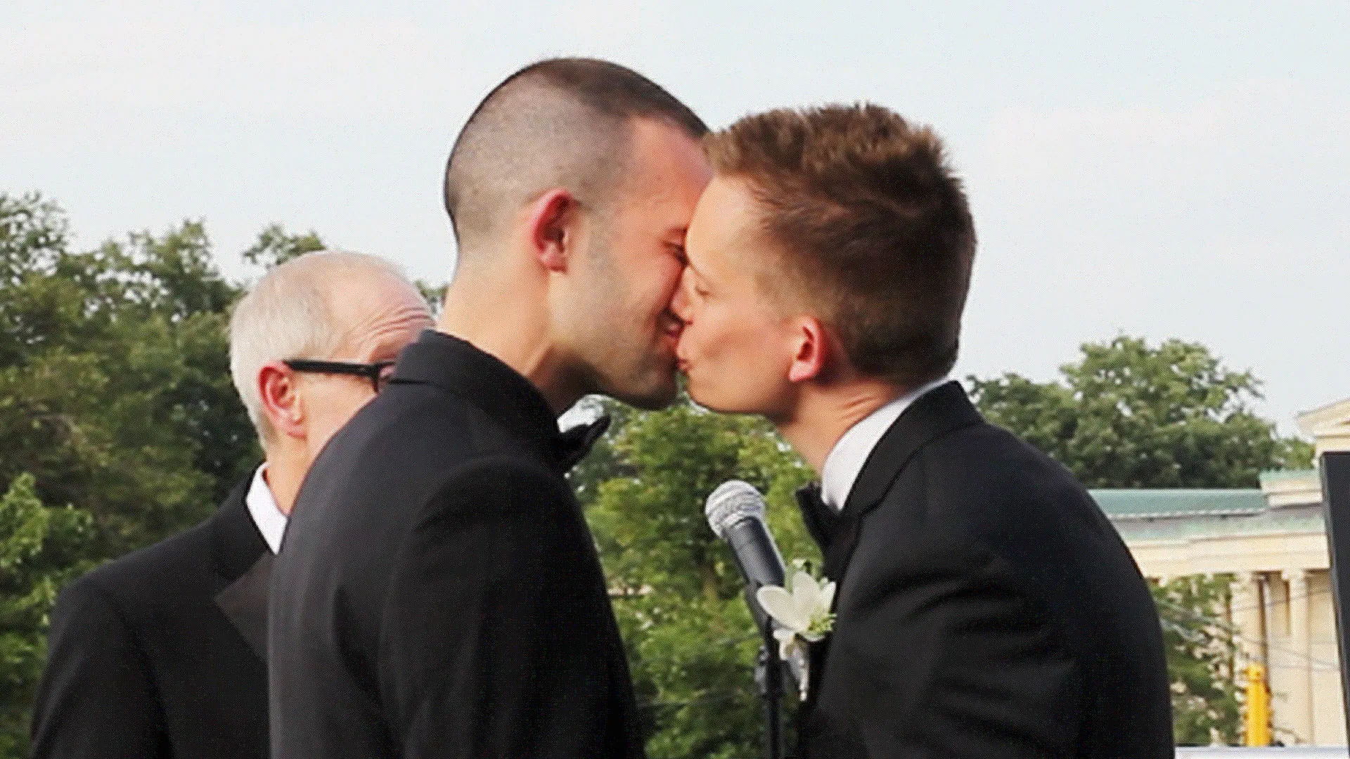 Pride & Groom