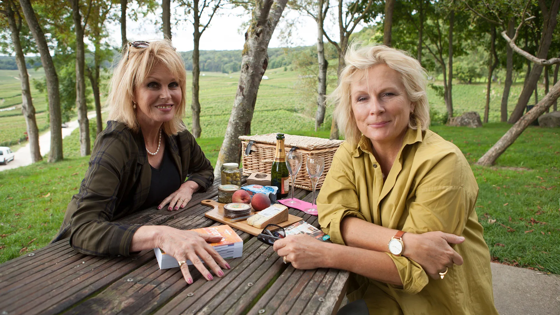 Jennifer and Joanna: Absolutely Champers