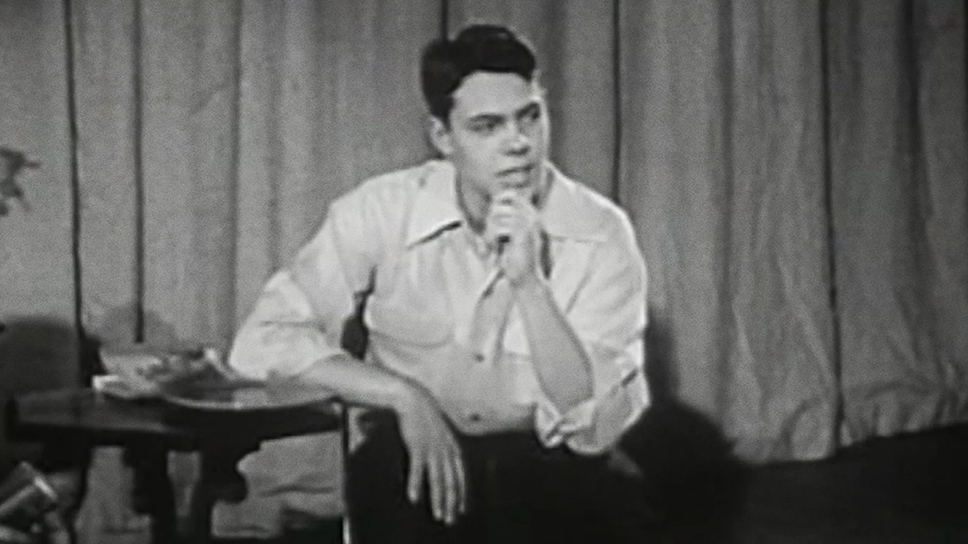 RiffTrax Short: Self-Conscious Guy