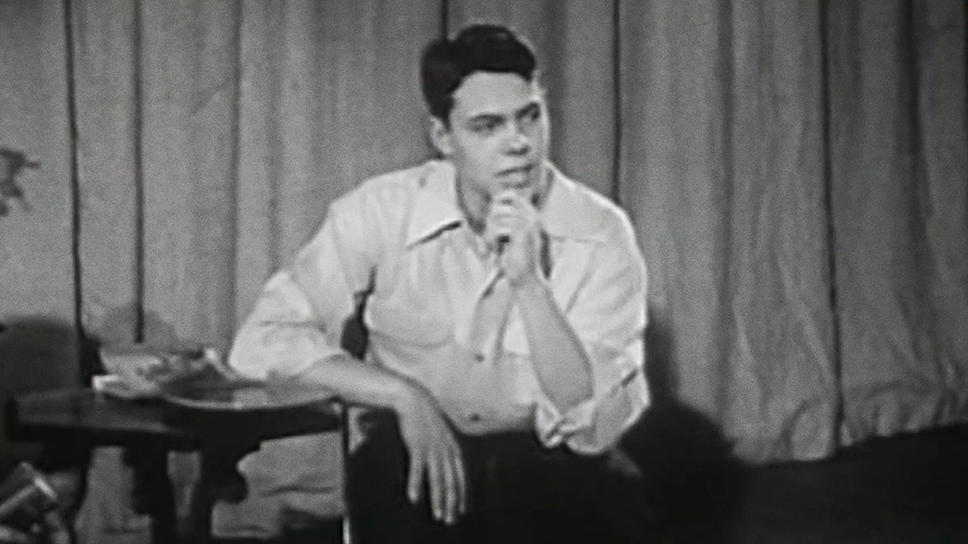 RiffTrax Short: Self-Conscious Guy