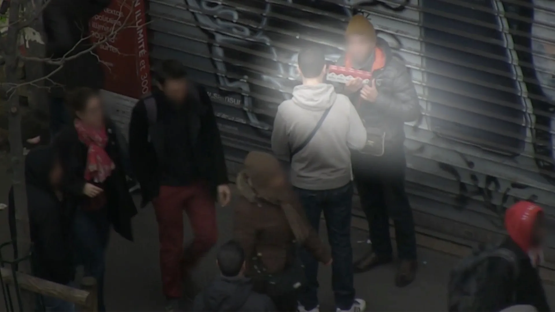 Barbès : Produits pas chers, tombés du camion - Le Business des marchés parallèles