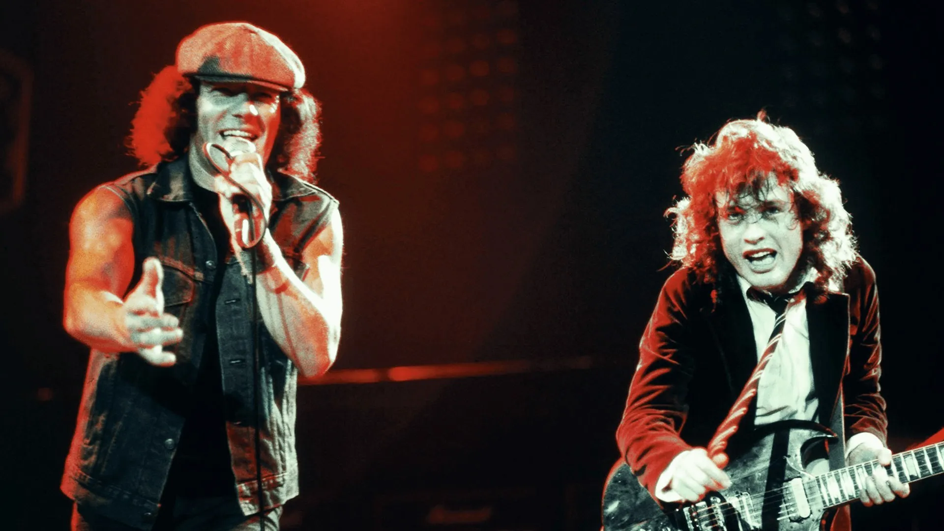 AC/DC: In Performance CA