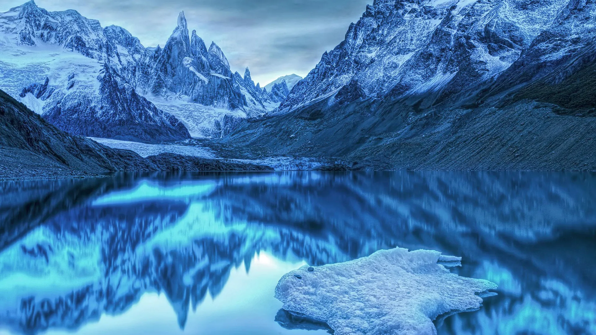 Alpine Lakes - Dark Depths and Icy Heights