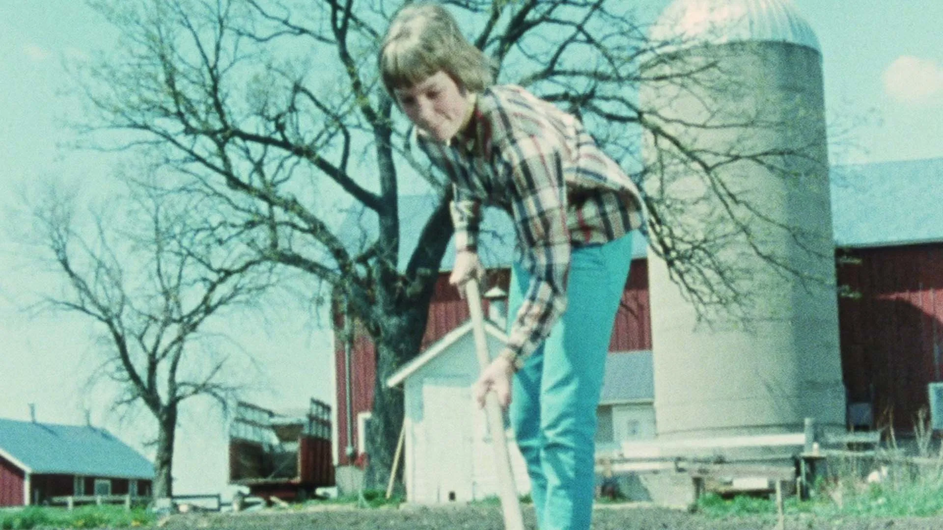 RiffTrax Shorts: Farm Family in Spring