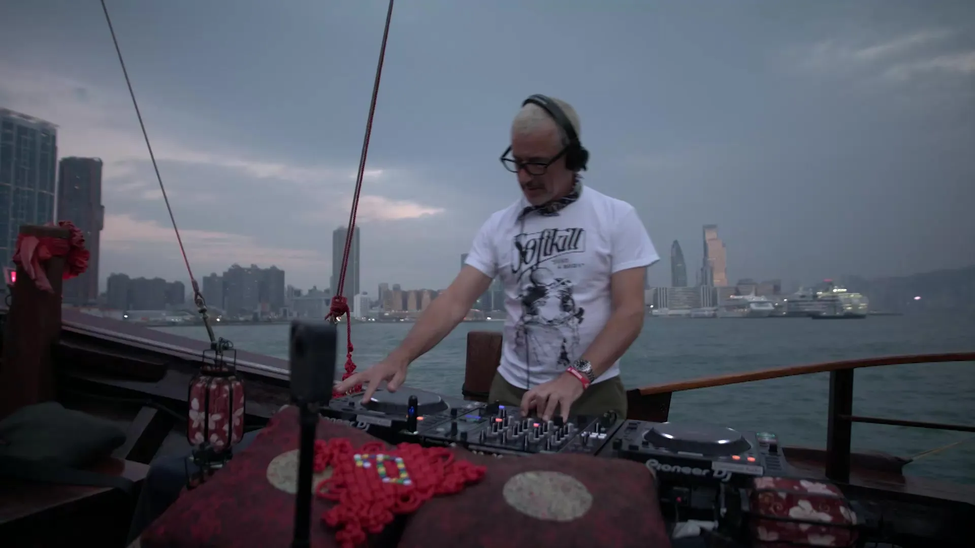 Above & Beyond - 300 Warm Up