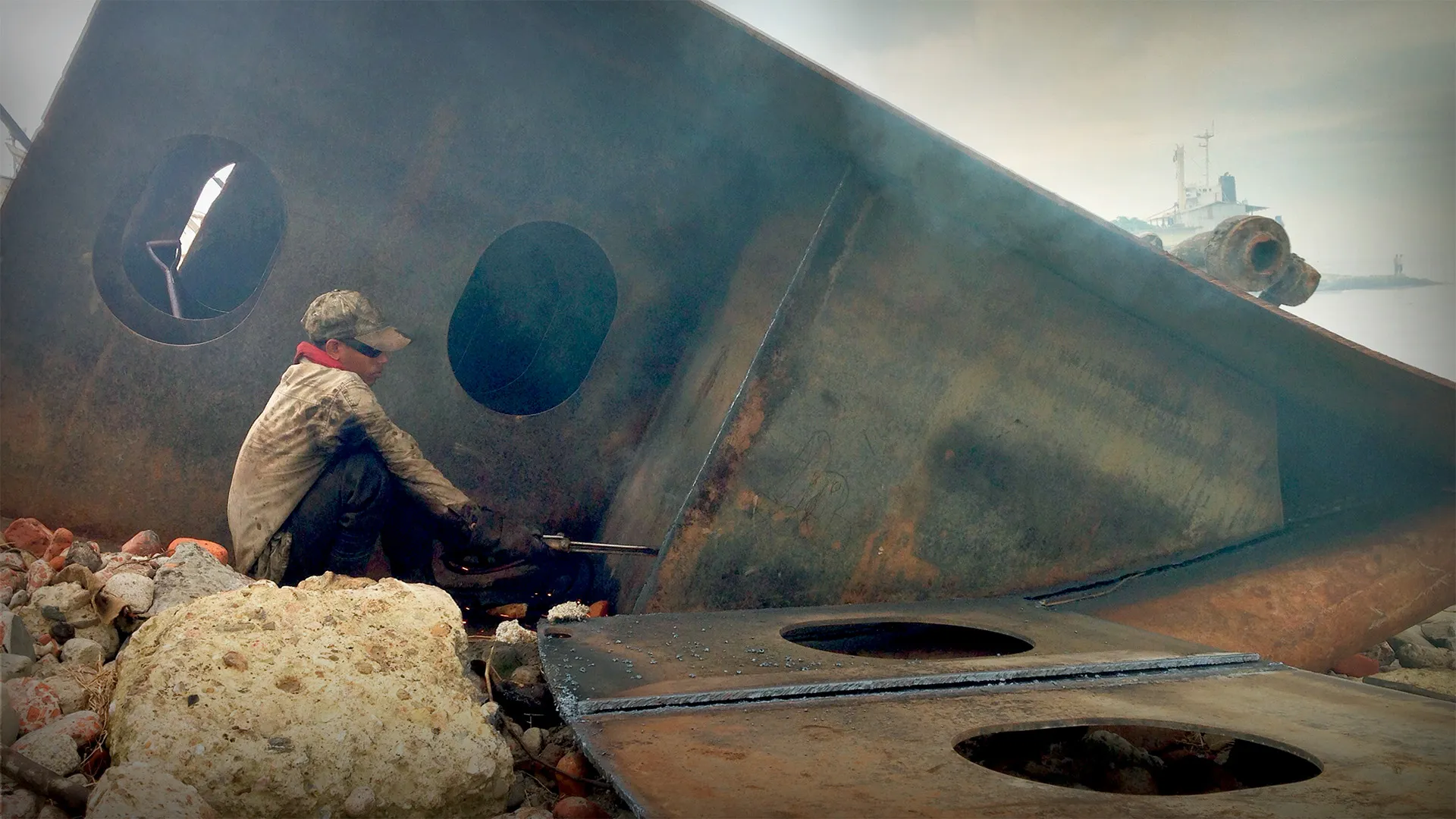 planet e.: Toxic Tankers for Bangladesh