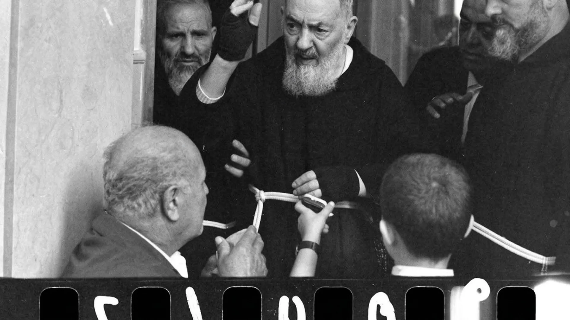 Renacidos: El Padre Pio Cambio sus Vidas