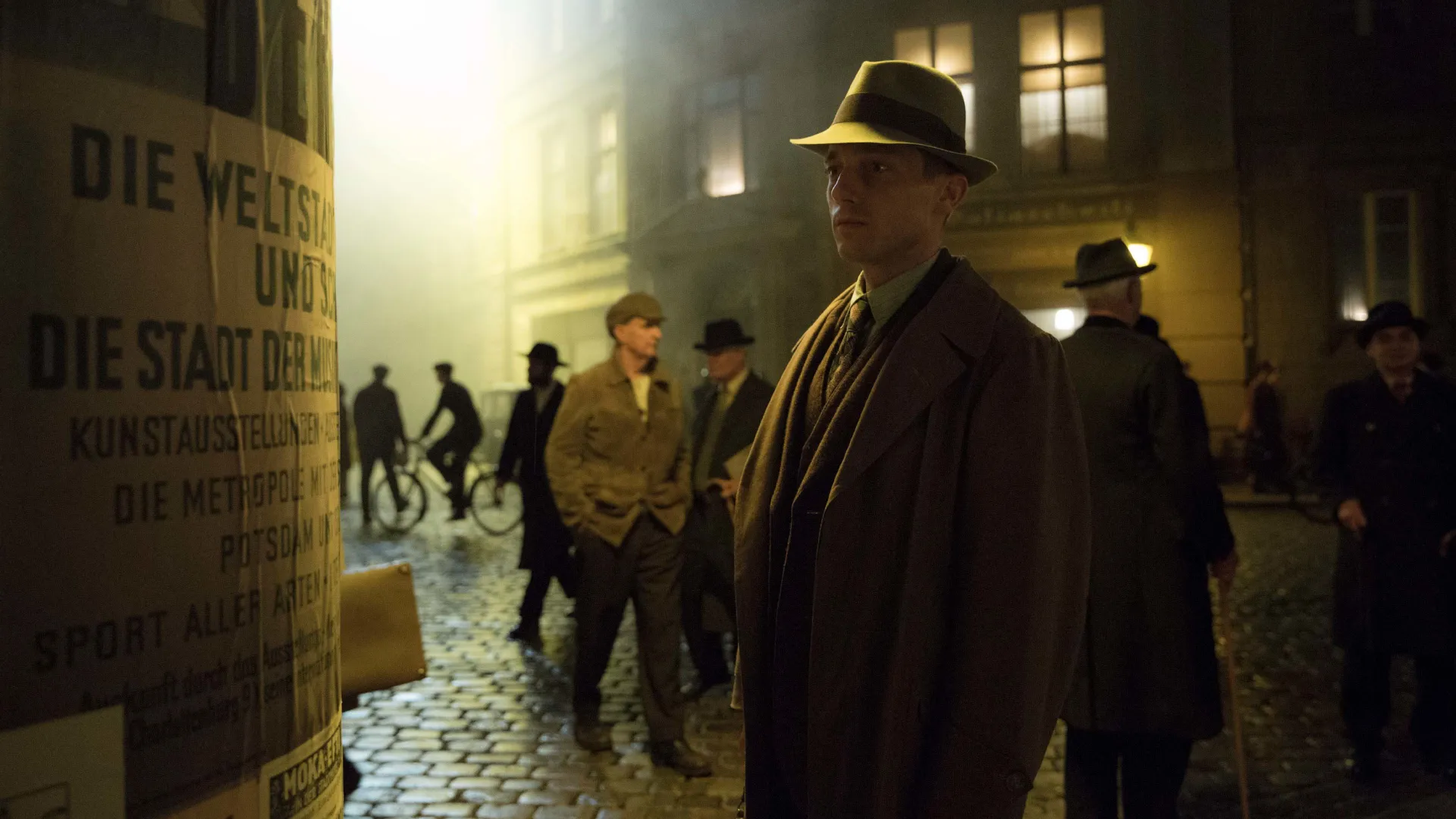 Babylon Berlin (Dubbed)