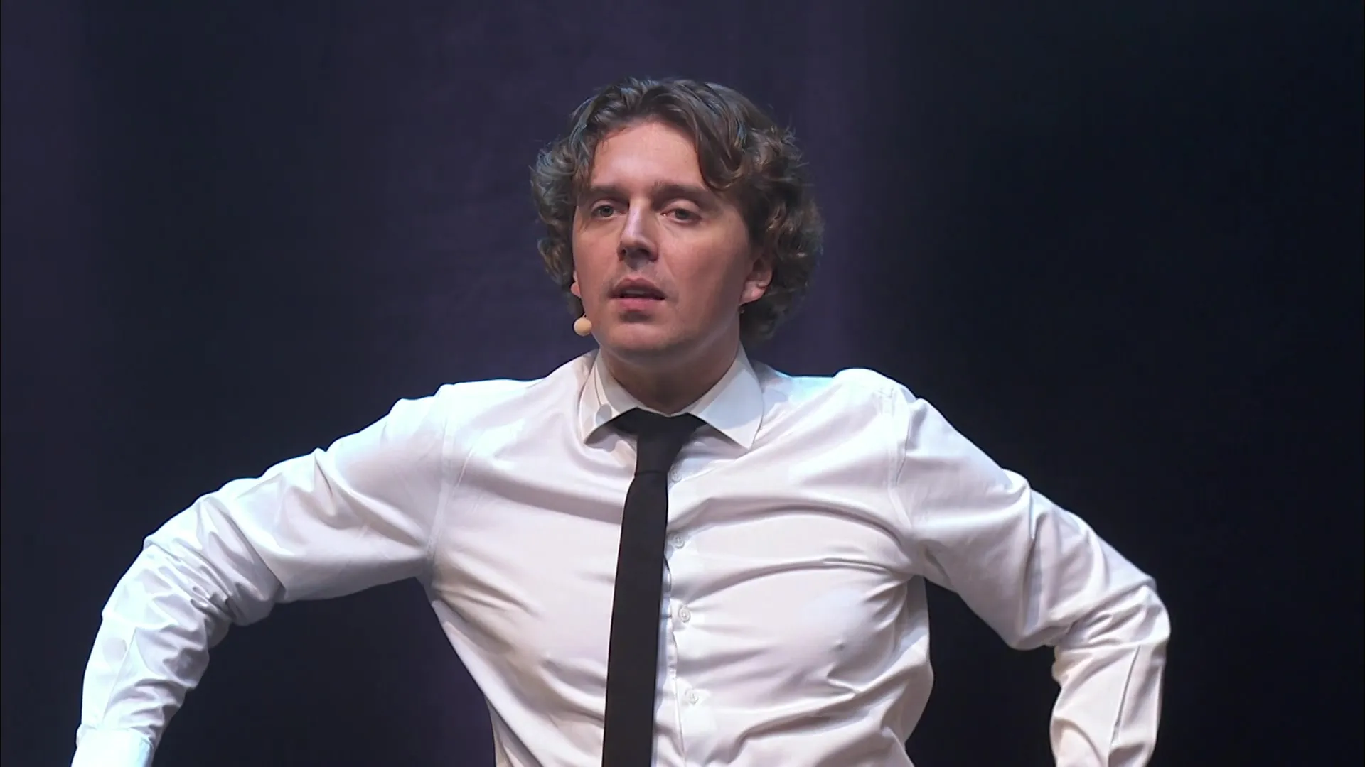 Alex Vizorek est une œuvre d'Art