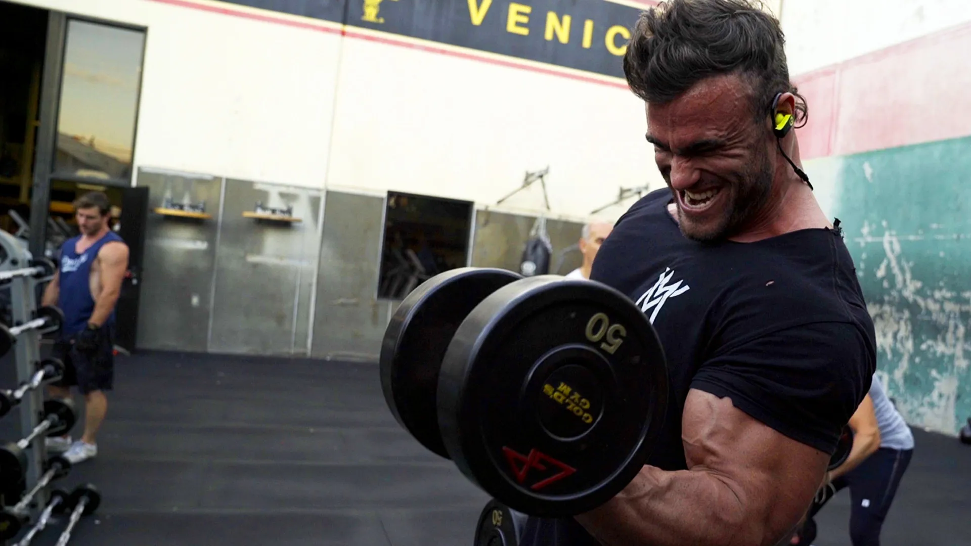 Calum Von Moger: Unbroken