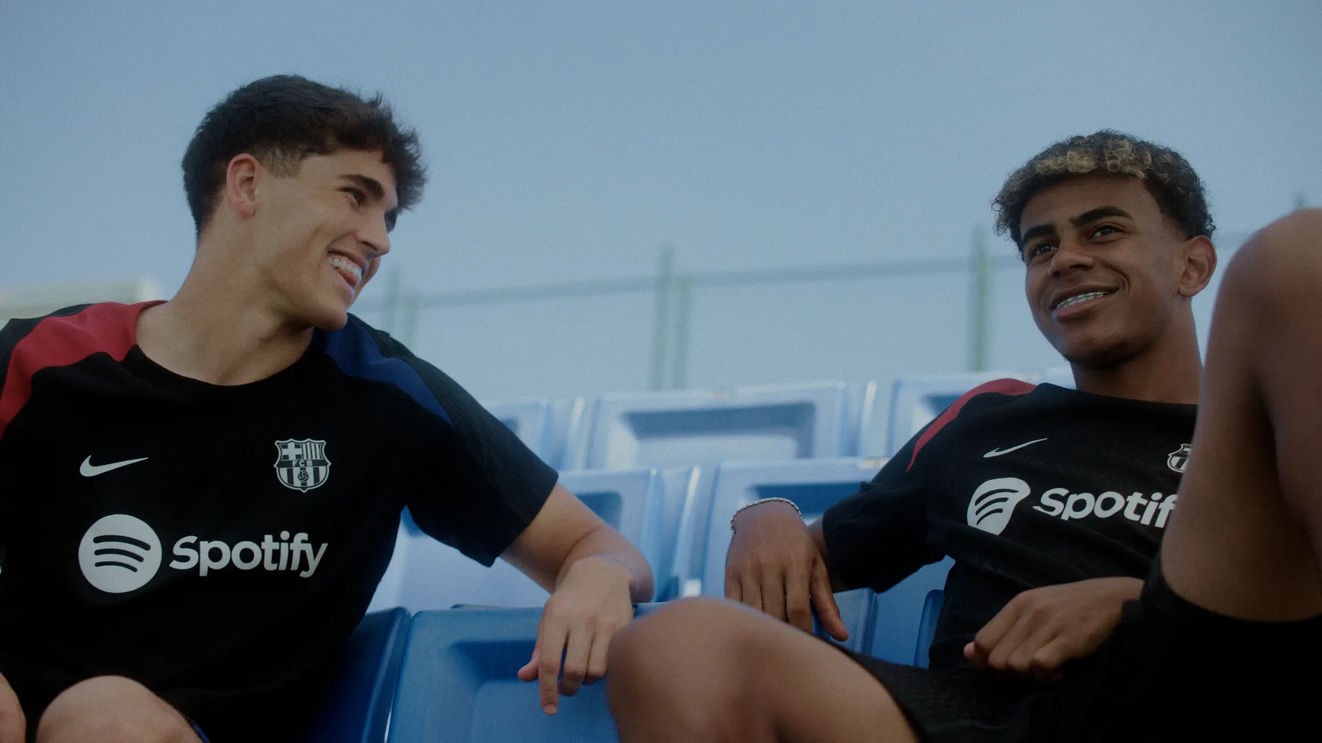 El Nuevo Clamor - Celebrando 125 años del F.C. Barcelona