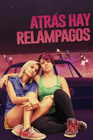 Atrás hay relámpagos