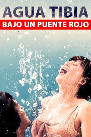 Agua tibia bajo un puente rojo