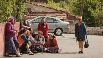 La señora Fazilet y sus hijas